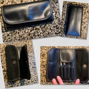 - BH Cosmetics Travel EYE Essential Brush Se…